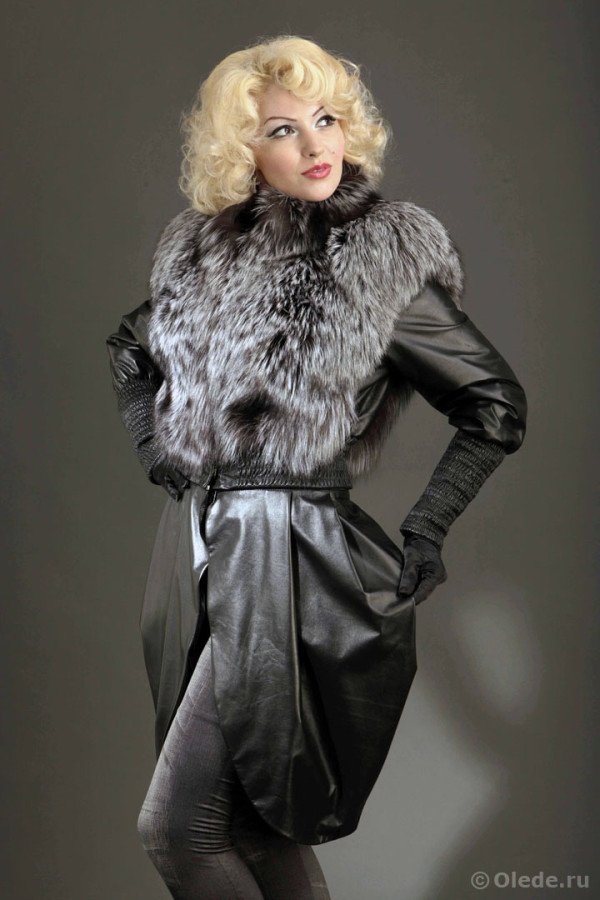 Куртка трансформер кожаная меховой отделкой из серебристо-черной лисы чернобурки с кожаными рукавами и отстегивающейся юбкой 1
